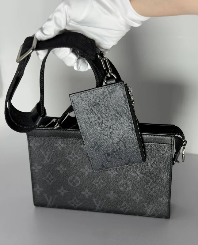 Louis Vuitton Gaston Wearable Wallet M81124 4