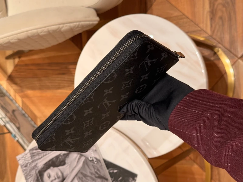 Louis Vuitton Zippy Organiser M82081 8