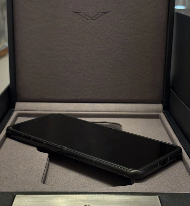 Vertu Quantum Flip Calfskin Series - Gentleman Blue QNSG Blue 7