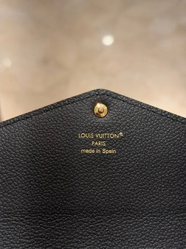 Louis Vuitton Sarah Wallet M82257 6