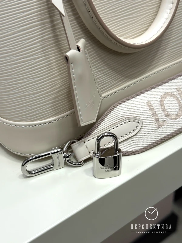 Louis Vuitton Alma BB M14432 8