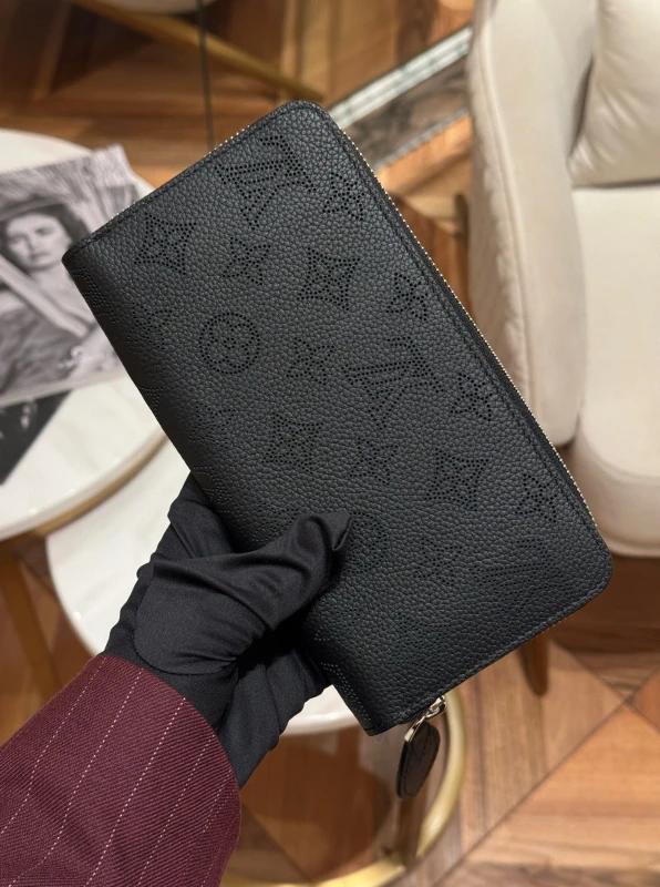Louis Vuitton Zippy Wallet M61867 6