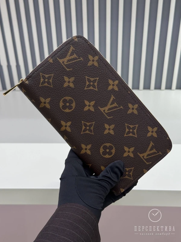 Louis Vuitton Zippy Wallet M42616 8