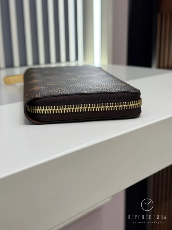 Louis Vuitton Zippy Wallet M42616 4