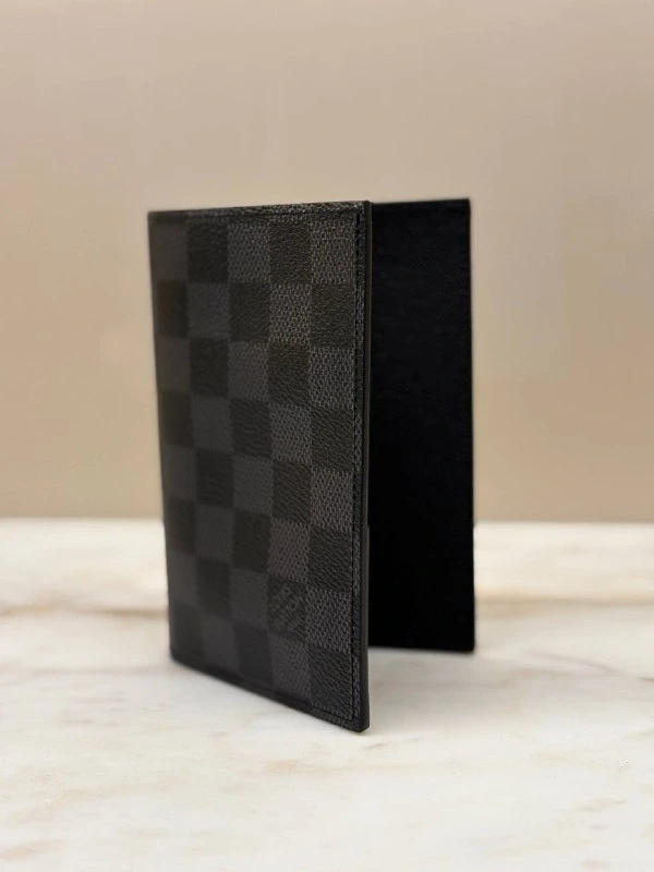 Louis Vuitton Passport cover N64411 7