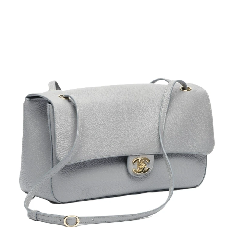 Chanel Maxi Flap bag AS6231-B24332-UA206 4