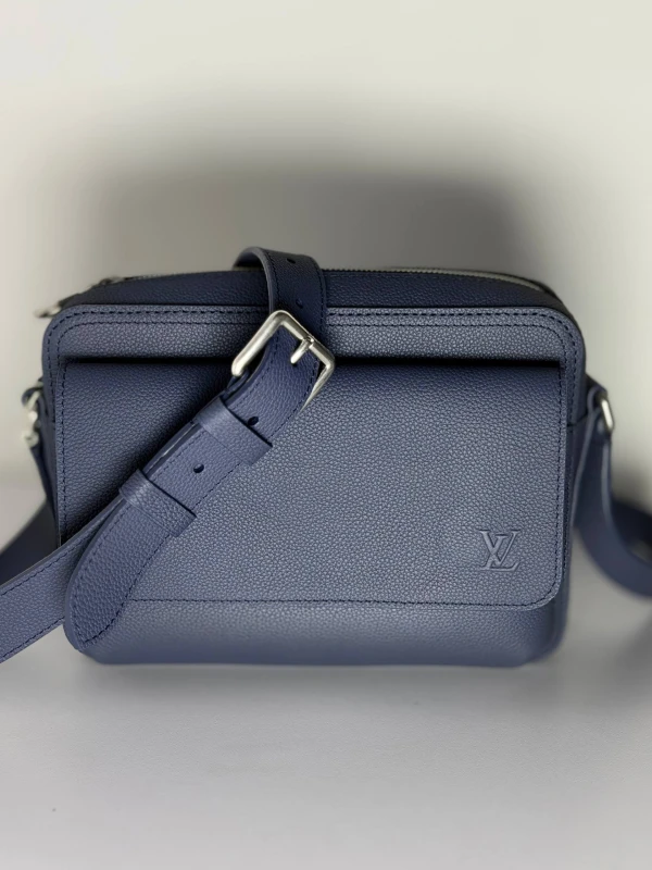Louis Vuitton Boarding Messenger M15260 2