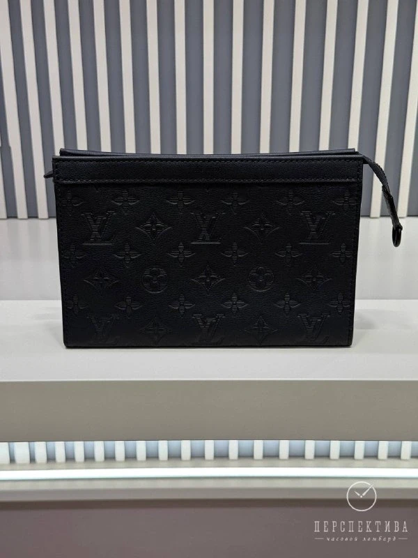 Louis Vuitton Gaston Wearable Wallet M81115 8