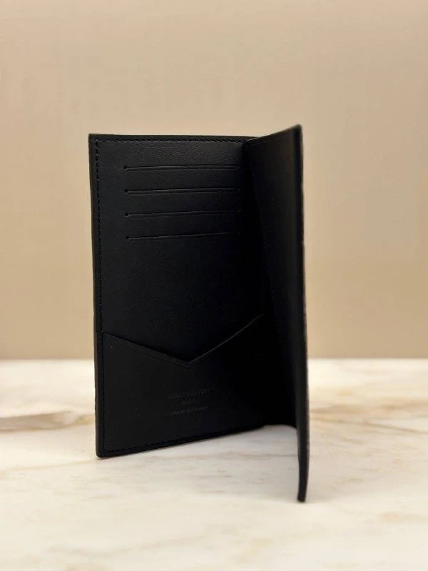 Louis Vuitton Passport Cover M63914 6
