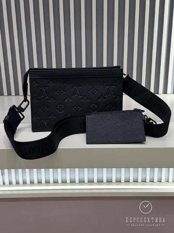 Louis Vuitton Gaston Wearable Wallet M81115 5