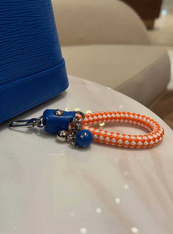 Louis Vuitton Alma BB M29125 8