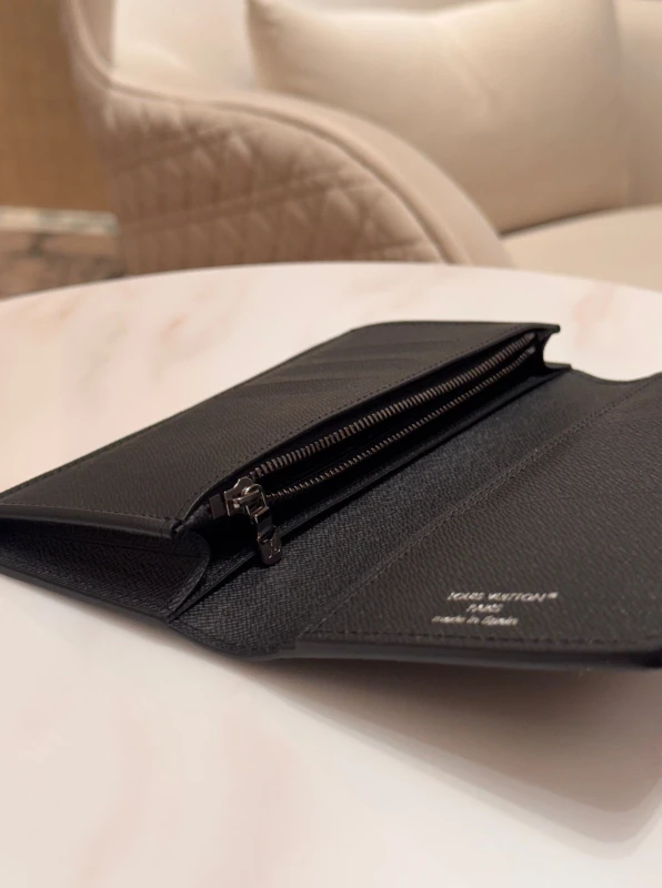 Louis Vuitton Brazza Wallet M61697 5