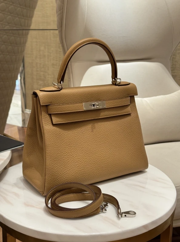 Hermès Kelly Retourne 28 Taurillon Clemence  Biscuit PHW H028693CK 5
