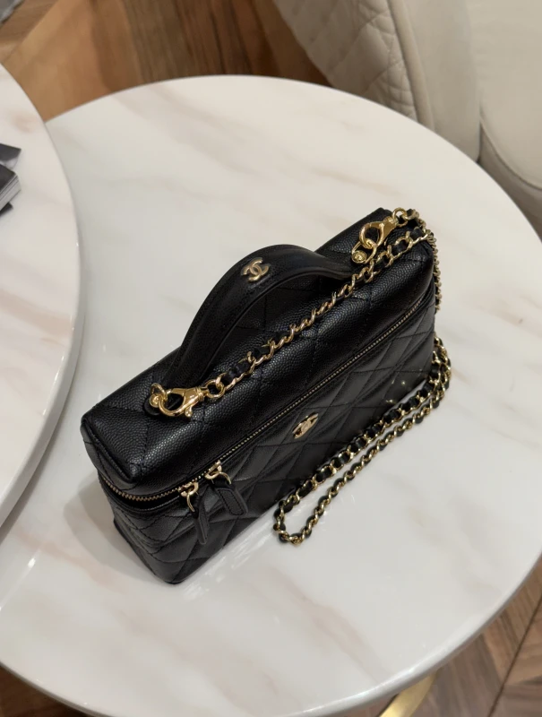 Chanel Vanity with Chain AP4385B 4