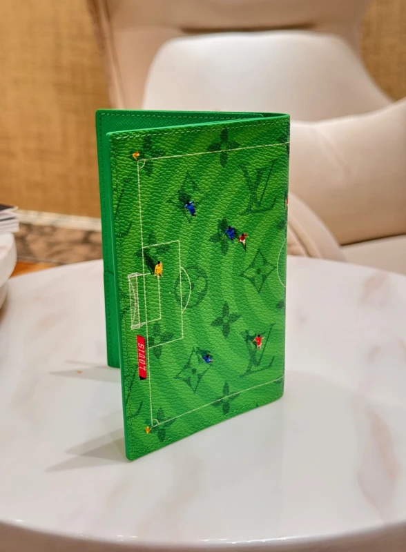 Louis Vuitton Passport Cover M26794 4