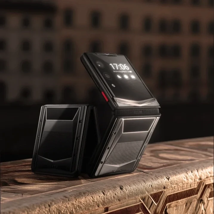 Vertu Quantum Flip Cyber Black QNC Black