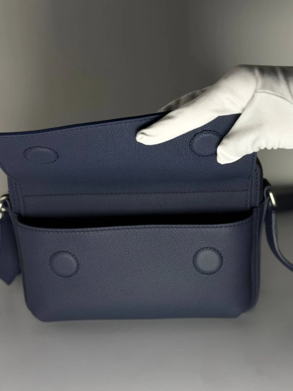 Louis Vuitton Boarding Messenger M15260 6