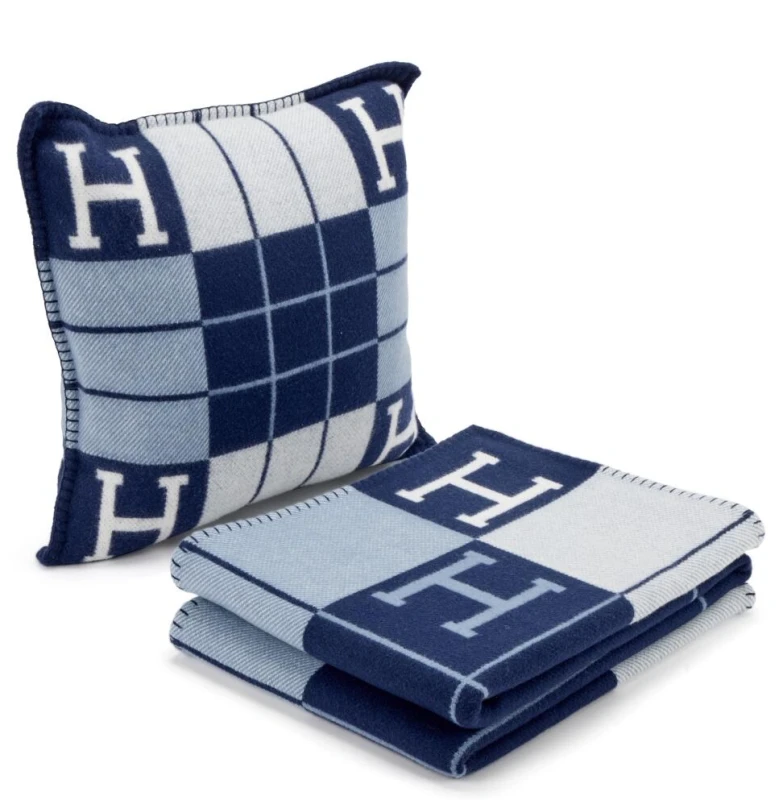 Avalon throw blanket/Avalon pillow small model