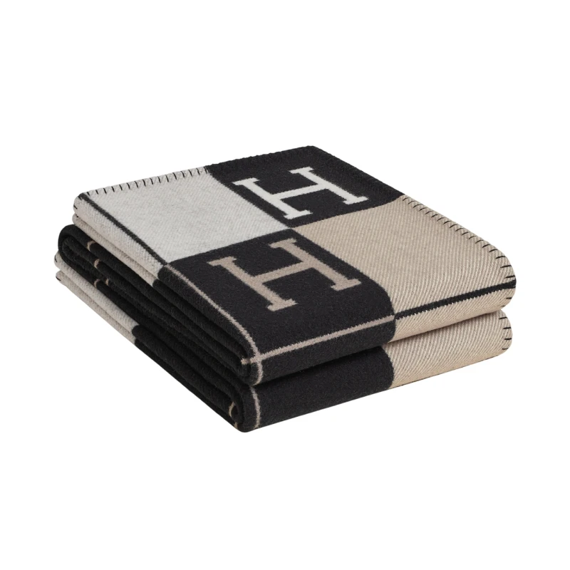 Avalon III throw blanket Ecru/Noir