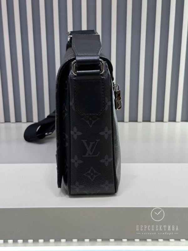 Louis Vuitton District PM M46255 7