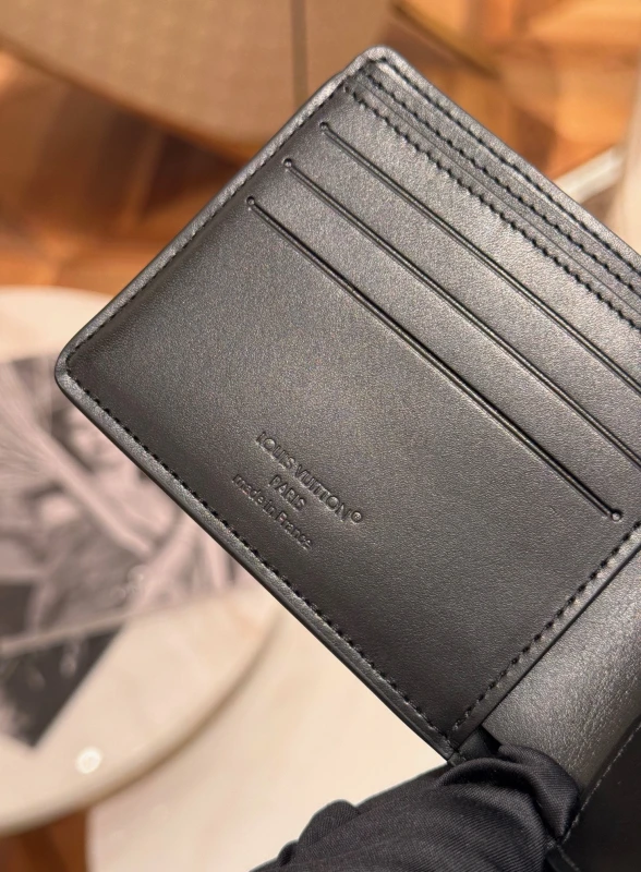 Louis Vuitton Multiple Wallet M26744 9