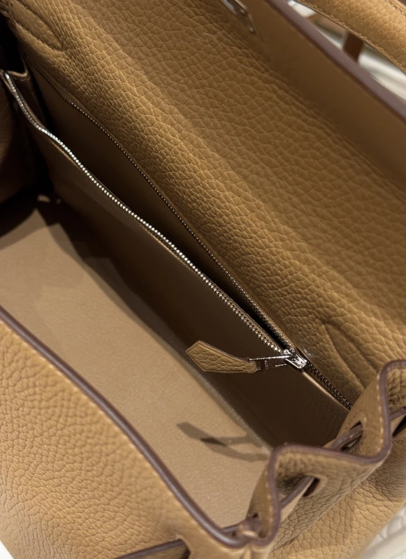 Hermès Kelly Retourne 28 Taurillon Clemence  Biscuit PHW H028693CK 3