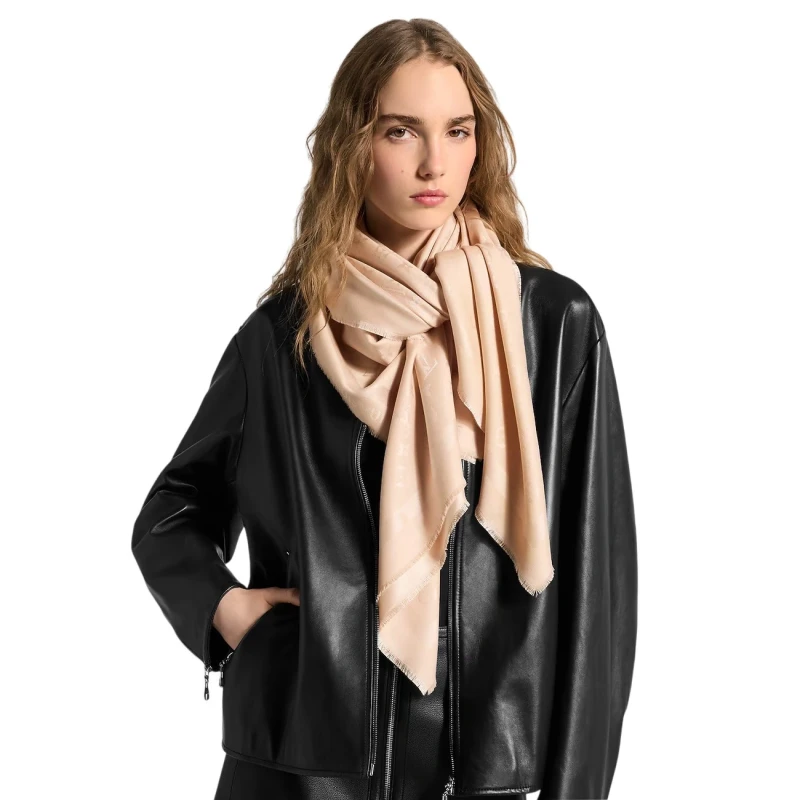 Louis Vuitton Monogram Classic Shawl M96978 4