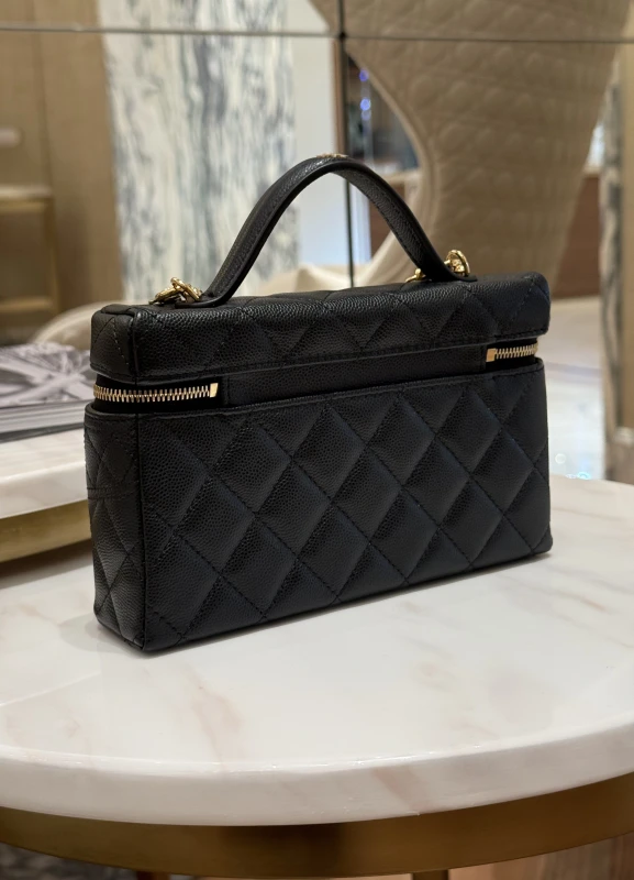 Chanel Vanity with Chain AP4385B 5
