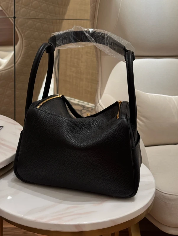 Hermès HandBag Lindy 26 Noir/GHW L26 6