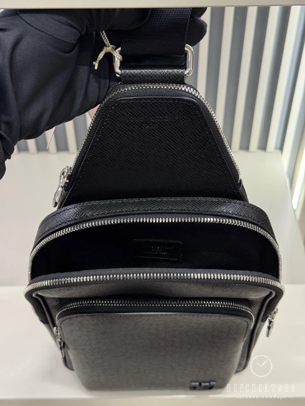 Louis Vuitton Avenue Slingbag Taiga leather M30863 5