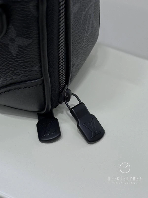 Louis Vuitton Alpha Messenger M46955 3