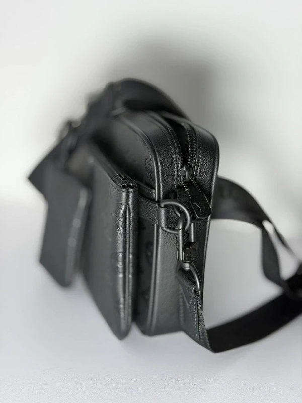 Louis Vuitton Trio Messenger M26713 3