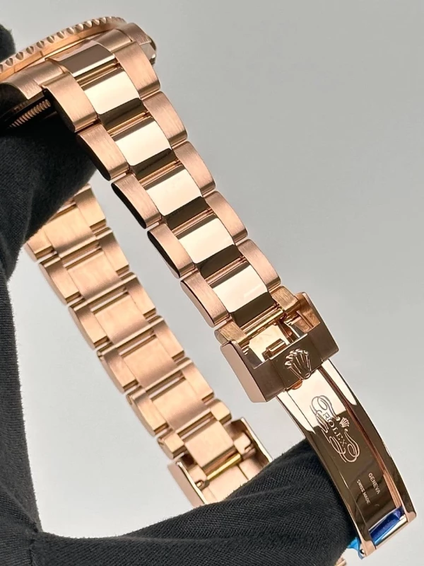 Rolex 40 mm, Everose gold 126715CHNR-0001 6