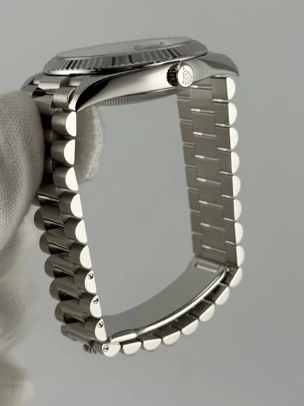 Rolex Day-Date 40 mm Platinum 228236-0012 7