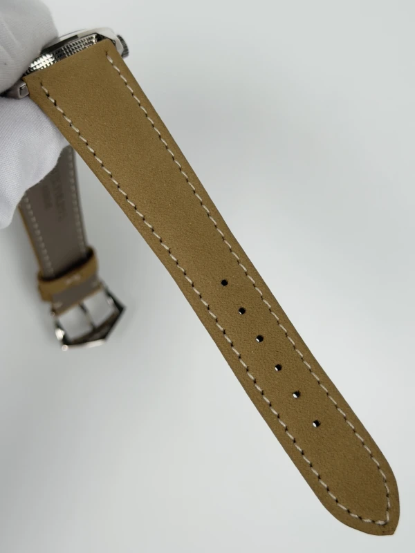 Patek Philippe Calatrava 5226G-001 4