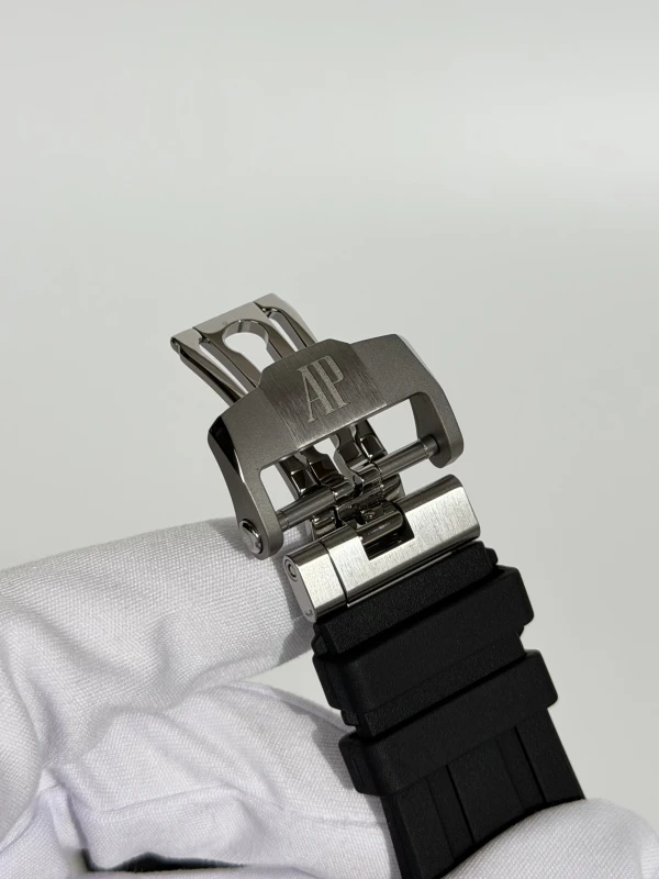 Audemars Piguet Selfwinding Tourbillon Chronograph 26622TI.GG.D002CA.01 6