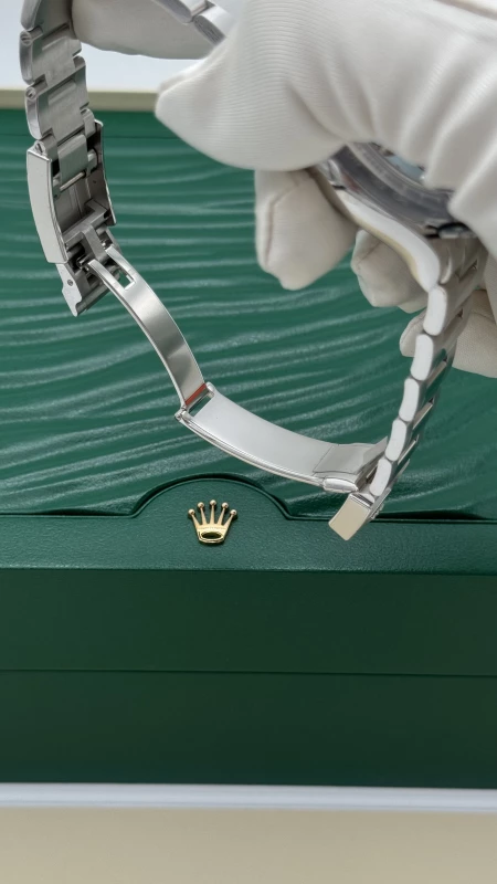 Rolex Cosmograph 40mm Platinum  116506-0001 7