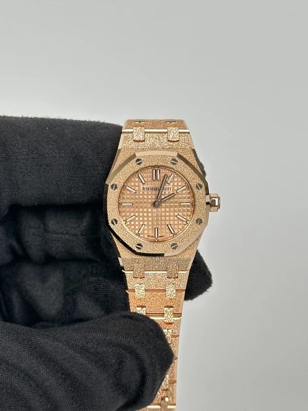 Audemars Piguet MINI FROSTED GOLD 67630OR.GG.1312OR.01 3