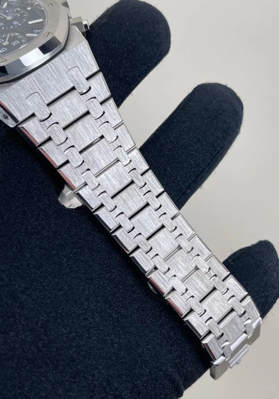 Audemars Piguet SELFWINDING CHRONOGRAPH 26239BC.OO.1220BC.01 6