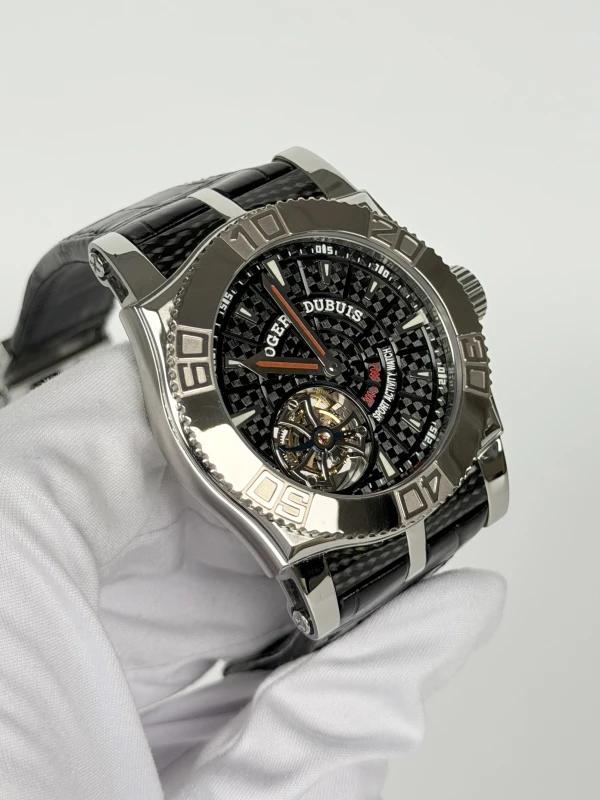 Roger Dubuis Tourbillon  SE48 029 53 3