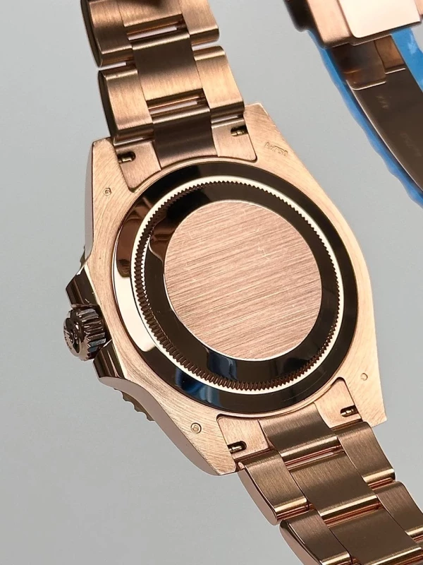 Rolex 40 mm, Everose gold 126715CHNR-0001 8