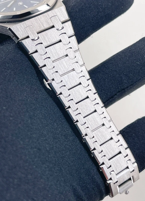 Audemars Piguet 16202BC.OO.1240BC.02 7