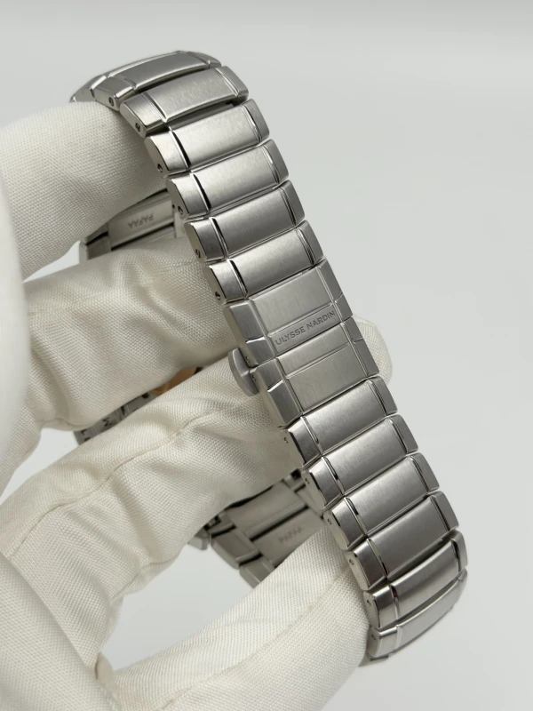 Ulysse Nardin 2323-500-3A/7A 4