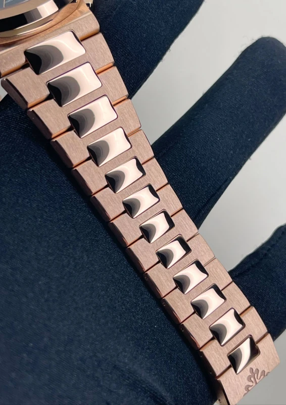 Patek Philippe Travel Time Chronograph  5990/1R-001 7