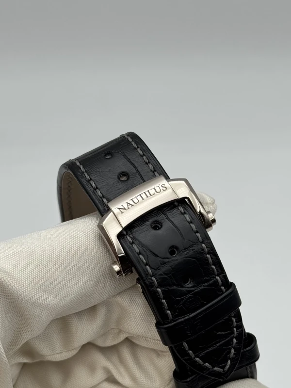 Patek Philippe 5712 5712G-001 8