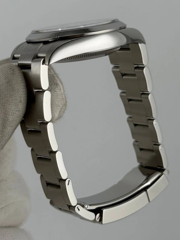 Rolex 36 mm Steel 124270-0001 7