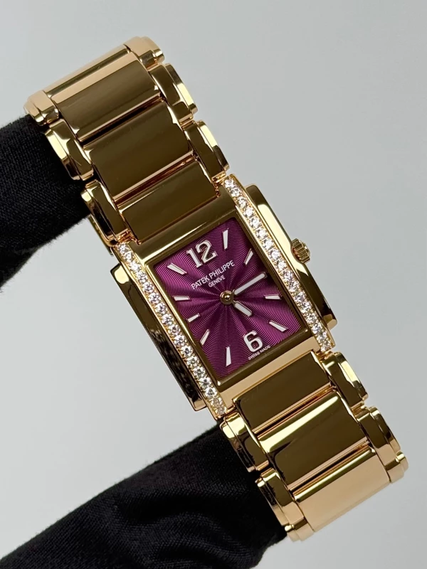 Patek Philippe 4910/1201R 2