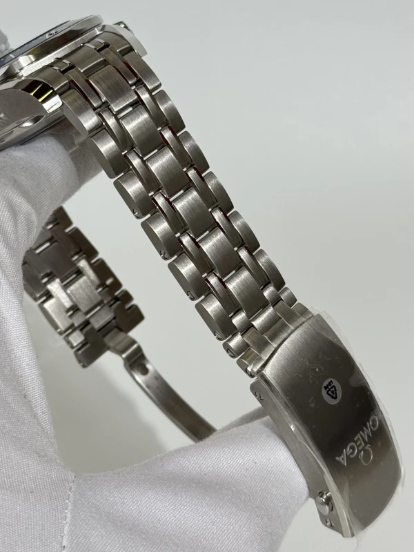 Omega Diver 300M Co-Axial Master Chronometer Chronograph 210.30.44.51.06.001 3