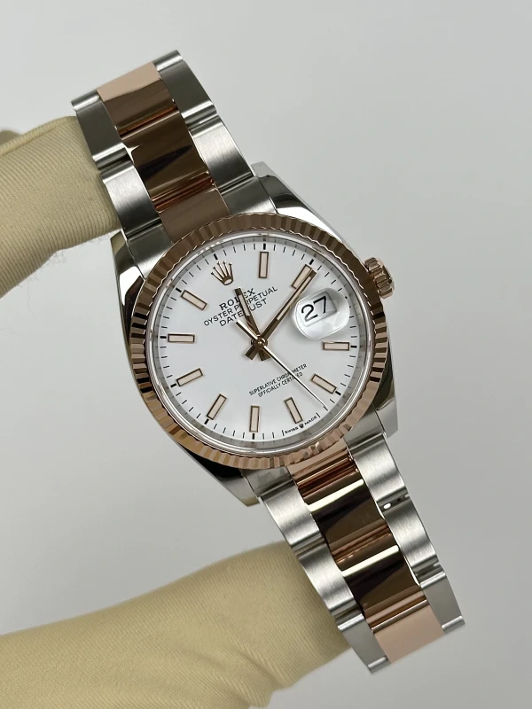 Rolex 36 MM, OYSTERSTEEL AND EVEROSE GOLD 126231-0018 2