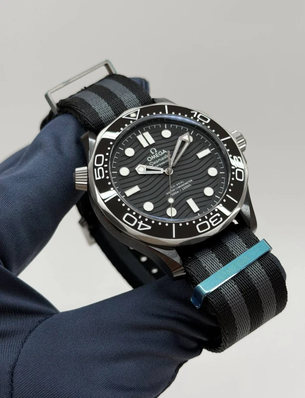 Omega Diver 300m Co Axial Master Chronometer 210.92.44.20.01.002 4